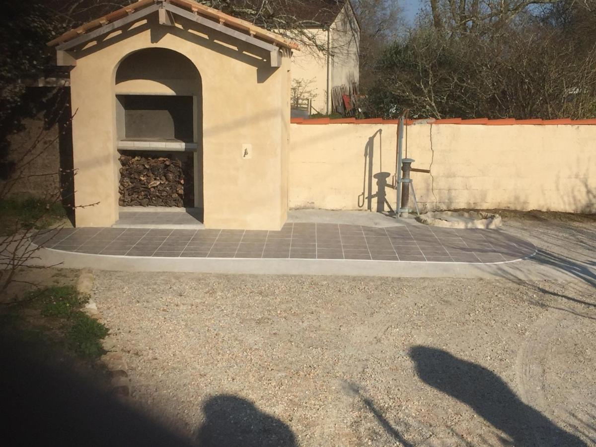 Superbe Gite A La Campagne Dans Le Bordelais Saint-Vivien-de-Blaye Екстериор снимка